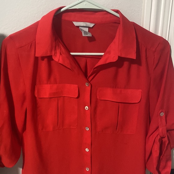 🩷3 for $20🩷 H&M elegant red blouse - Picture 2 of 8